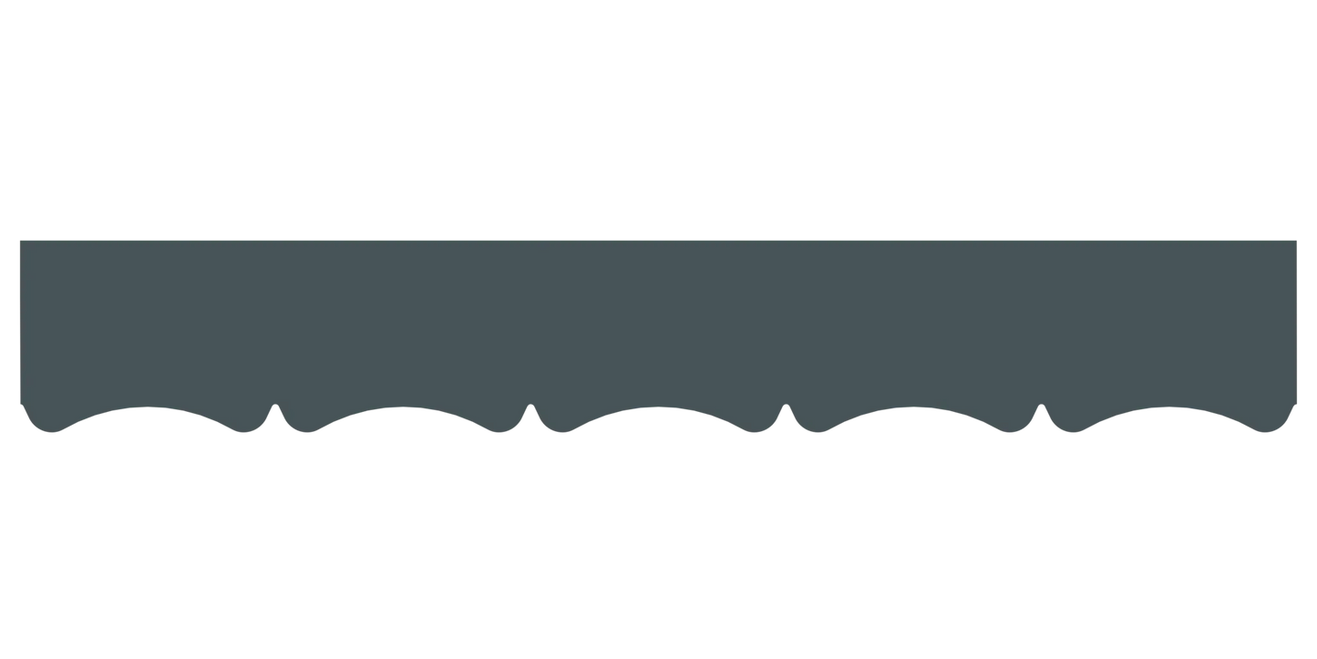 Bandeau du lambrequin Mimizan gris foncé en alu, motif décoratif pour bord de toit et fenêtre, vue rapprochée sur la frise 30mm découpée, ORNABAT