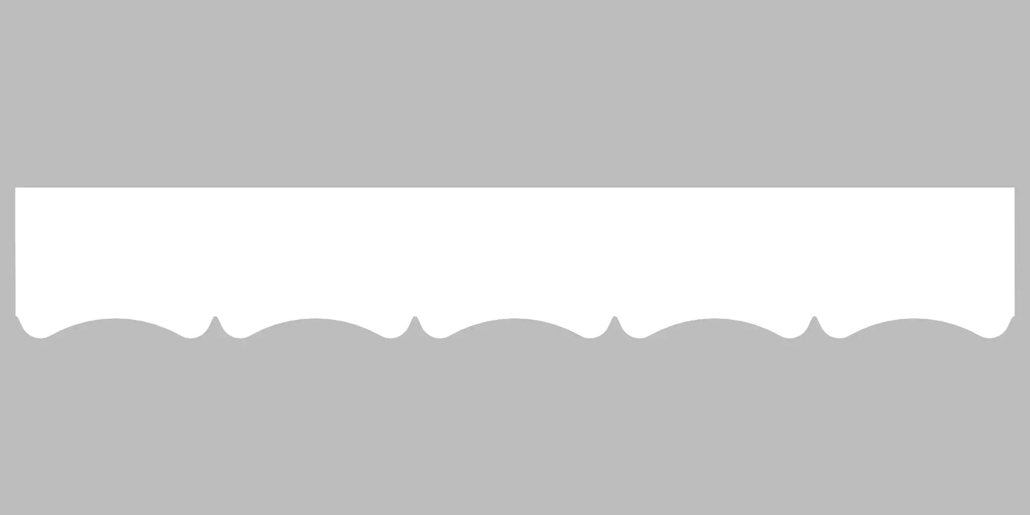 Bandeau du lambrequin Mimizan blanc en alu, motif décoratif pour bord de toit et fenêtre, vue rapprochée sur la frise 30mm découpée, ORNABAT