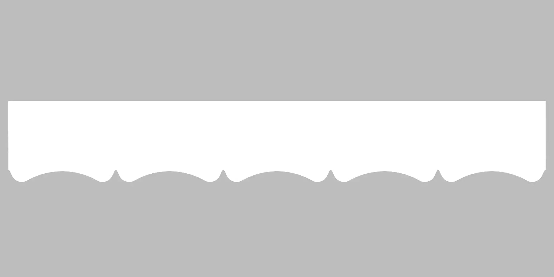 Bandeau du lambrequin Mimizan blanc en alu, motif décoratif pour bord de toit et fenêtre, vue rapprochée sur la frise 30mm découpée, ORNABAT