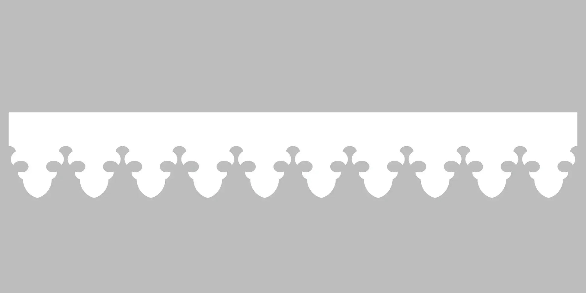 Bandeau du lambrequin Cauterets blanc en alu, motif décoratif pour bord de toit et fenêtre, vue rapprochée sur la frise 110mm découpée, ORNABAT