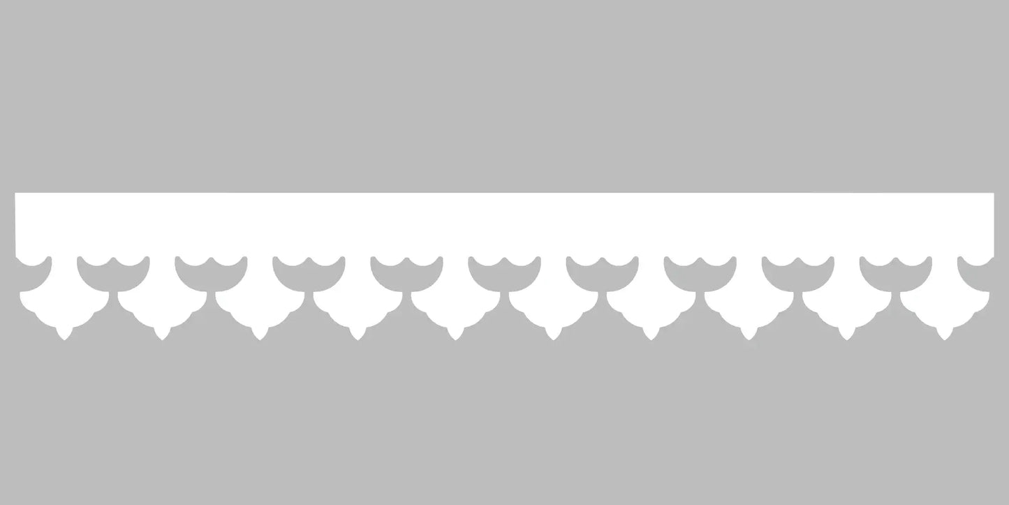 Bandeau du lambrequin Cannes blanc en alu, motif décoratif pour bord de toit et fenêtre, vue rapprochée sur la frise 105mm découpée, ORNABAT