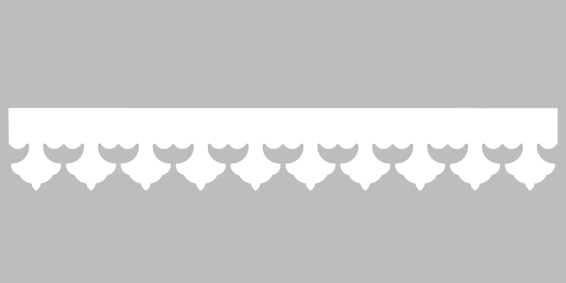 Bandeau du lambrequin Cannes blanc en alu, motif décoratif pour bord de toit et fenêtre, vue rapprochée sur la frise 105mm découpée, ORNABAT