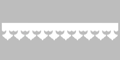 Bandeau du lambrequin Cannes blanc en alu, motif décoratif pour bord de toit et fenêtre, vue rapprochée sur la frise 105mm découpée, ORNABAT