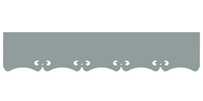 Bandeau du lambrequin Breville gris clair en alu, motif décoratif pour extérieur de fenêtre, vue rapprochée sur le décor 70mm découpé, ORNABAT