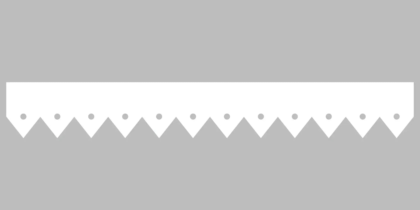 Bandeau du lambrequin Voiron blanc en alu, motif décoratif pour bord de toit et fenêtre, vue rapprochée sur la frise 75mm découpée, ORNABAT