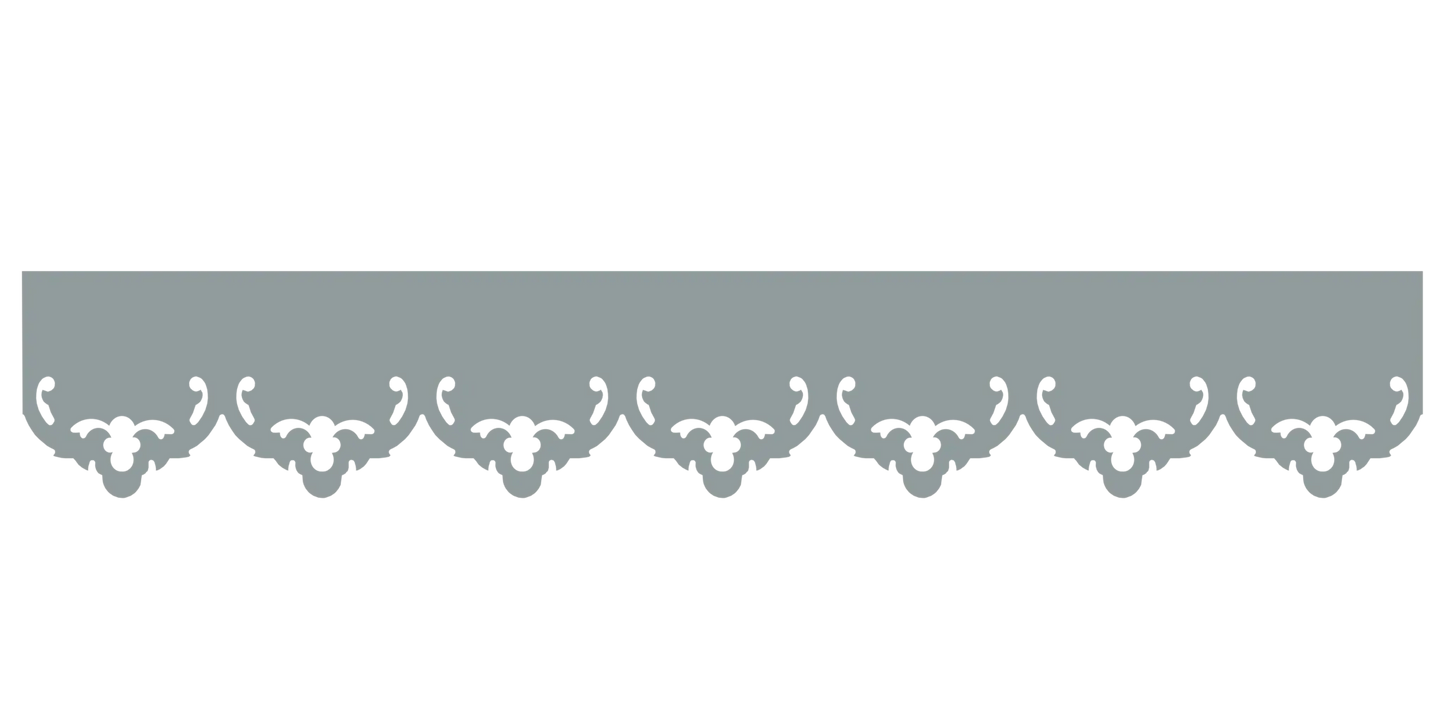 Bandeau du lambrequin Vannes gris clair en alu, motif décoratif pour bord de toit et fenêtre, vue rapprochée sur la frise 105mm découpée, ORNABAT