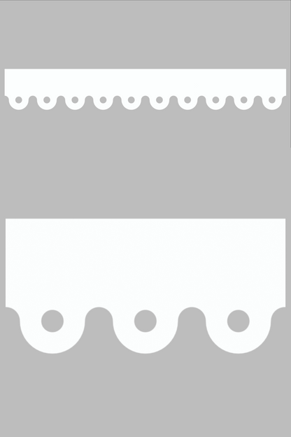 Détail du lambrequin Evreux blanc en PVC, motif décoratif pour bord de toit et fenêtre, vue rapprochée sur la frise 60mm découpée, ORNABAT