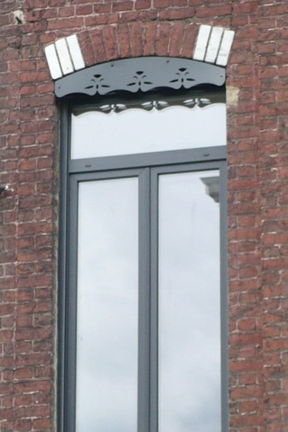 Lambrequin extérieur de fenêtre cintrée, arc surbaissée, modèle Aix en alu composite gris anthracite, ORNABAT